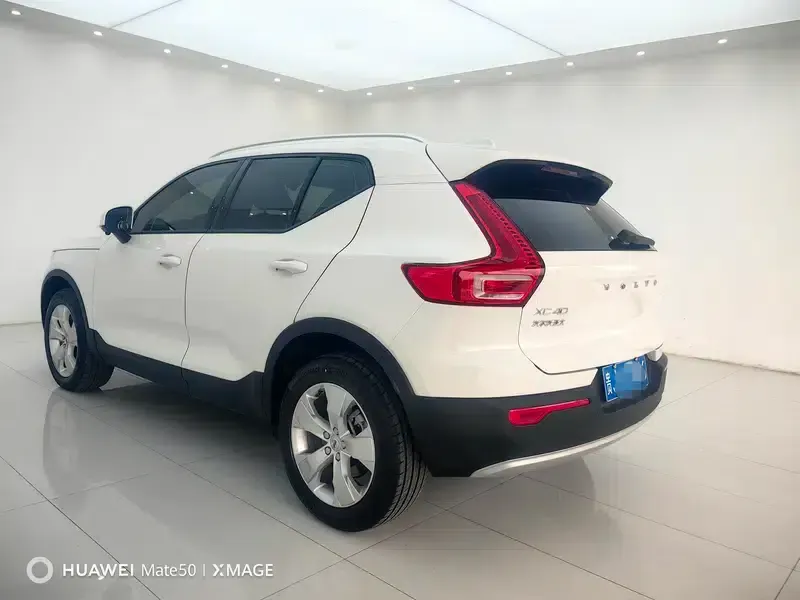 2022 Volvo XC40 T4 AWD Smart Fashion Edition — миниатюра 5