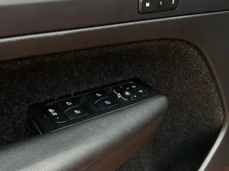 2021 Volvo XC40 T4 AWD Inscription Sport — миниатюра 10