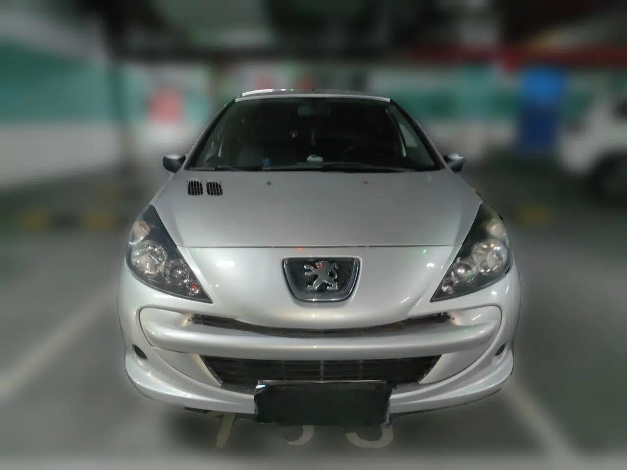 Peugeot 207 2011 Hatchback 1.4L Manual Yule Edition — миниатюра 2