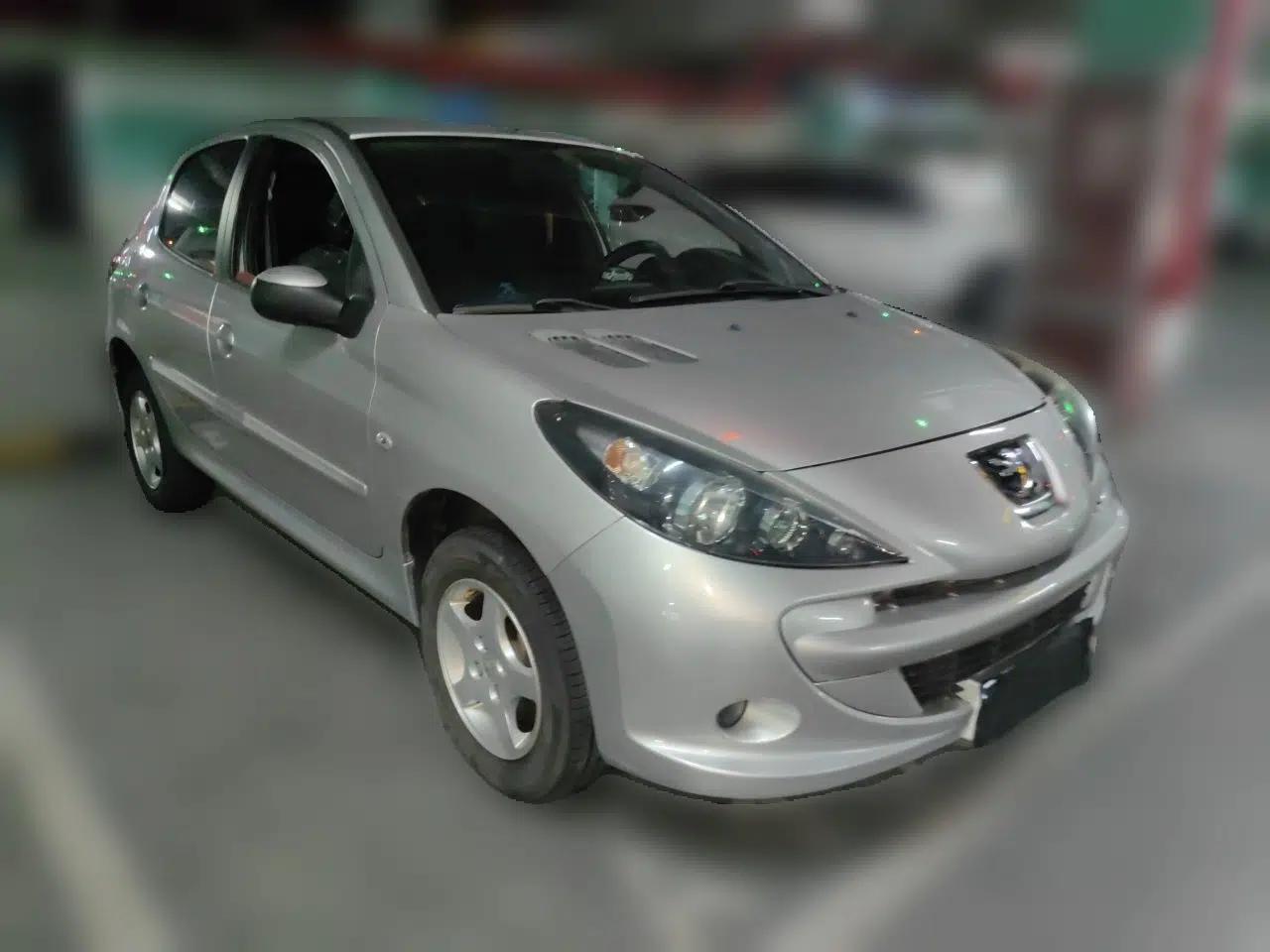 Peugeot 207 2011 Hatchback 1.4L Manual Yule Edition — миниатюра 3