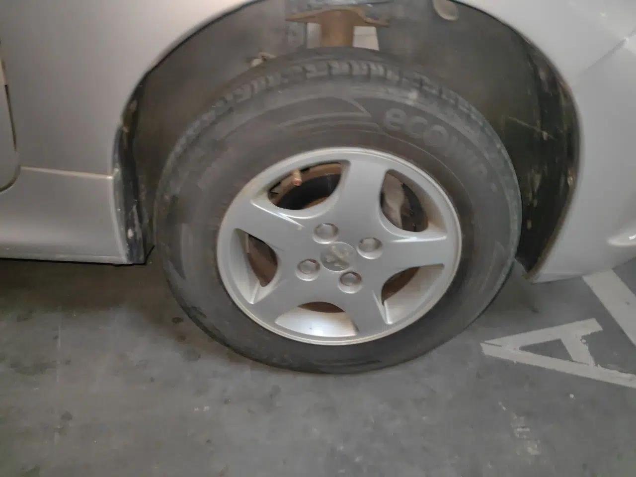 Peugeot 207 2011 Hatchback 1.4L Manual Yule Edition — миниатюра 8