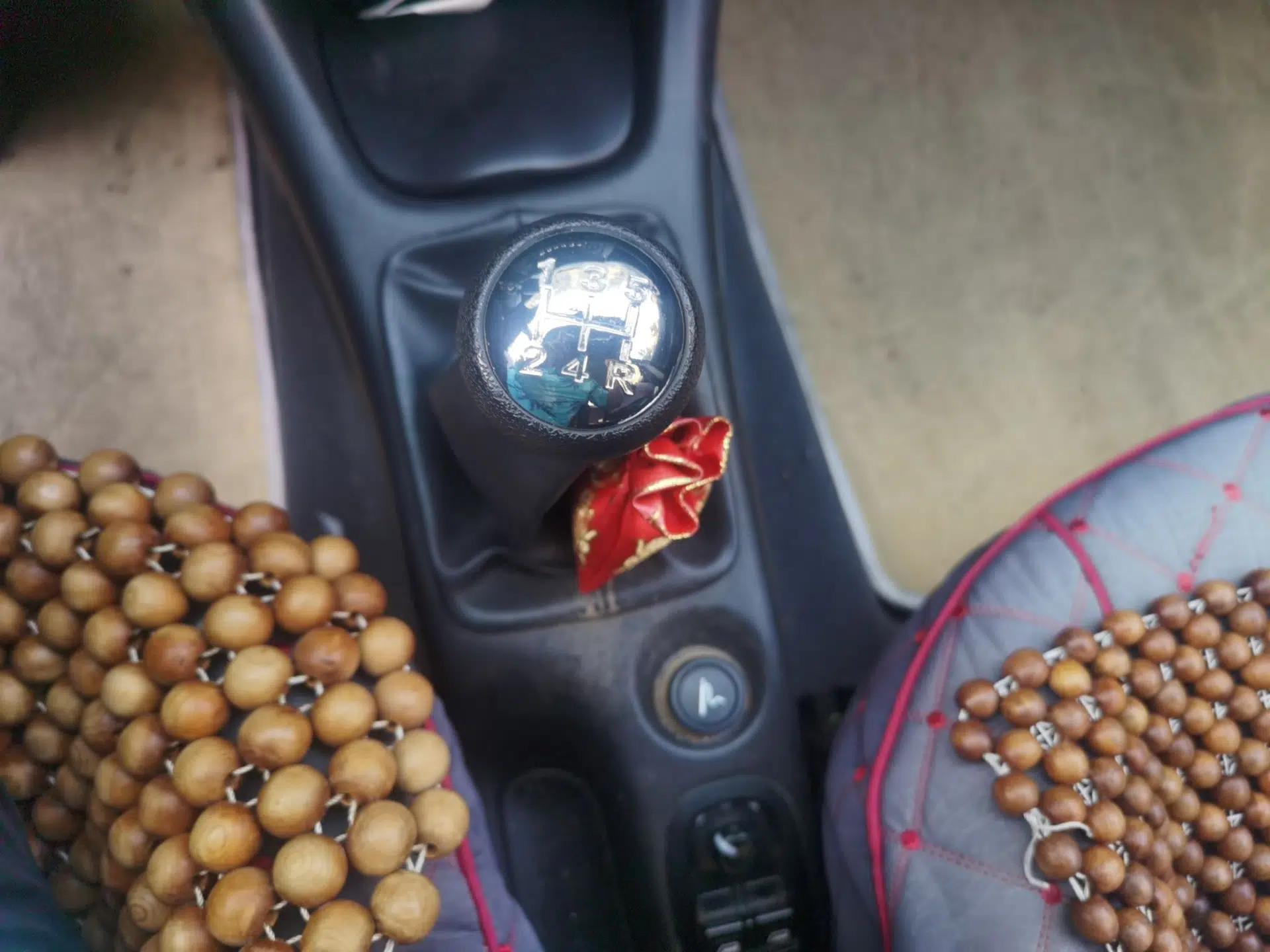 Peugeot 207 2011 Hatchback 1.4L Manual Yule Edition — миниатюра 14