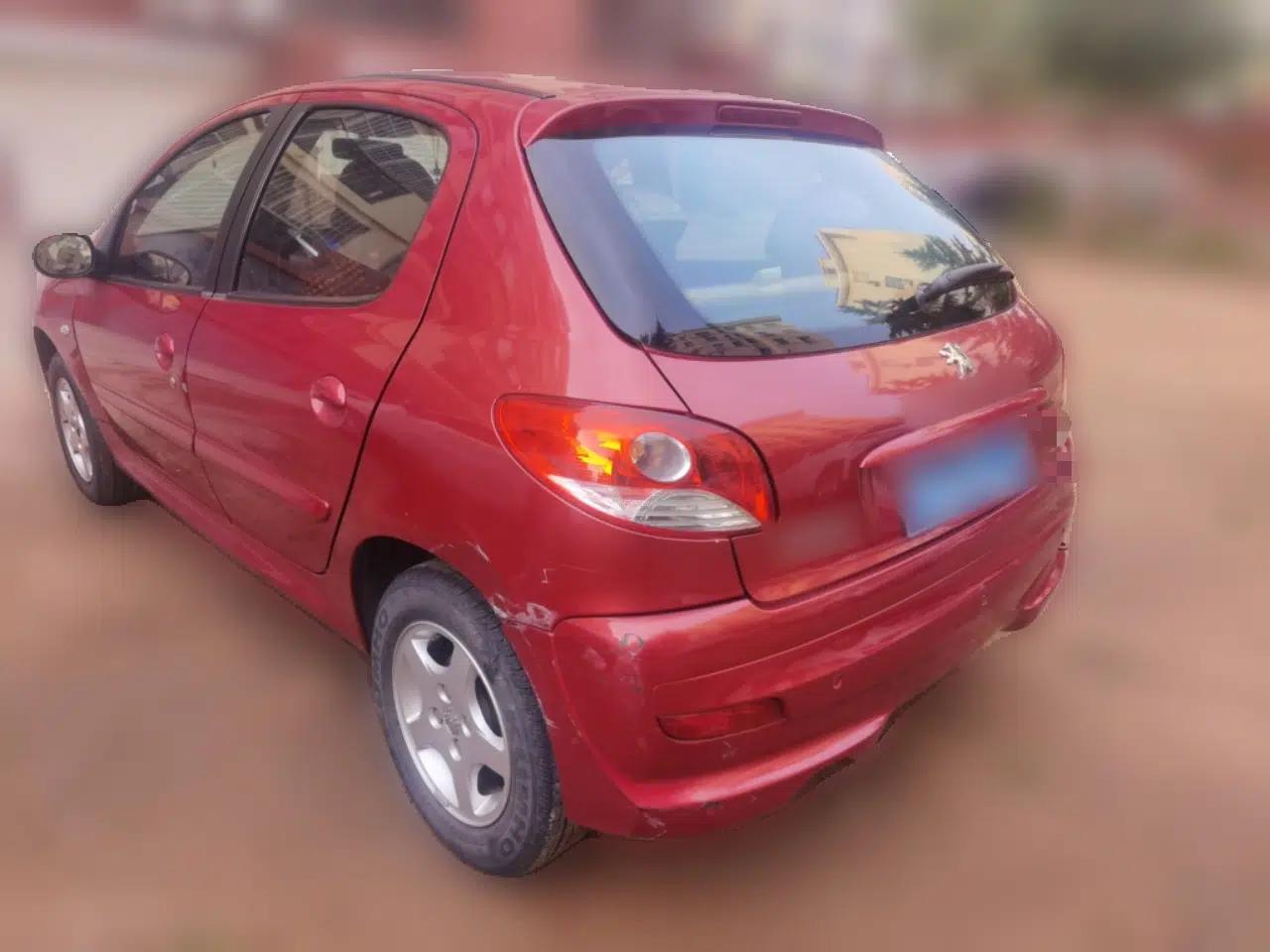 Peugeot 207 2011 Hatchback 1.4L Manual Yule Edition — миниатюра 4