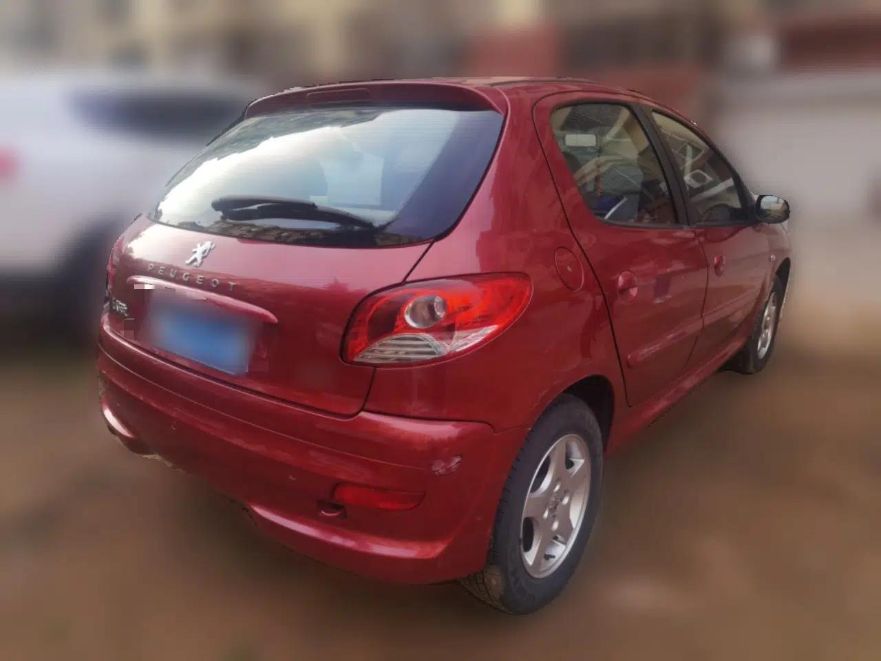 Peugeot 207 2011 Hatchback 1.4L Manual Yule Edition — миниатюра 6