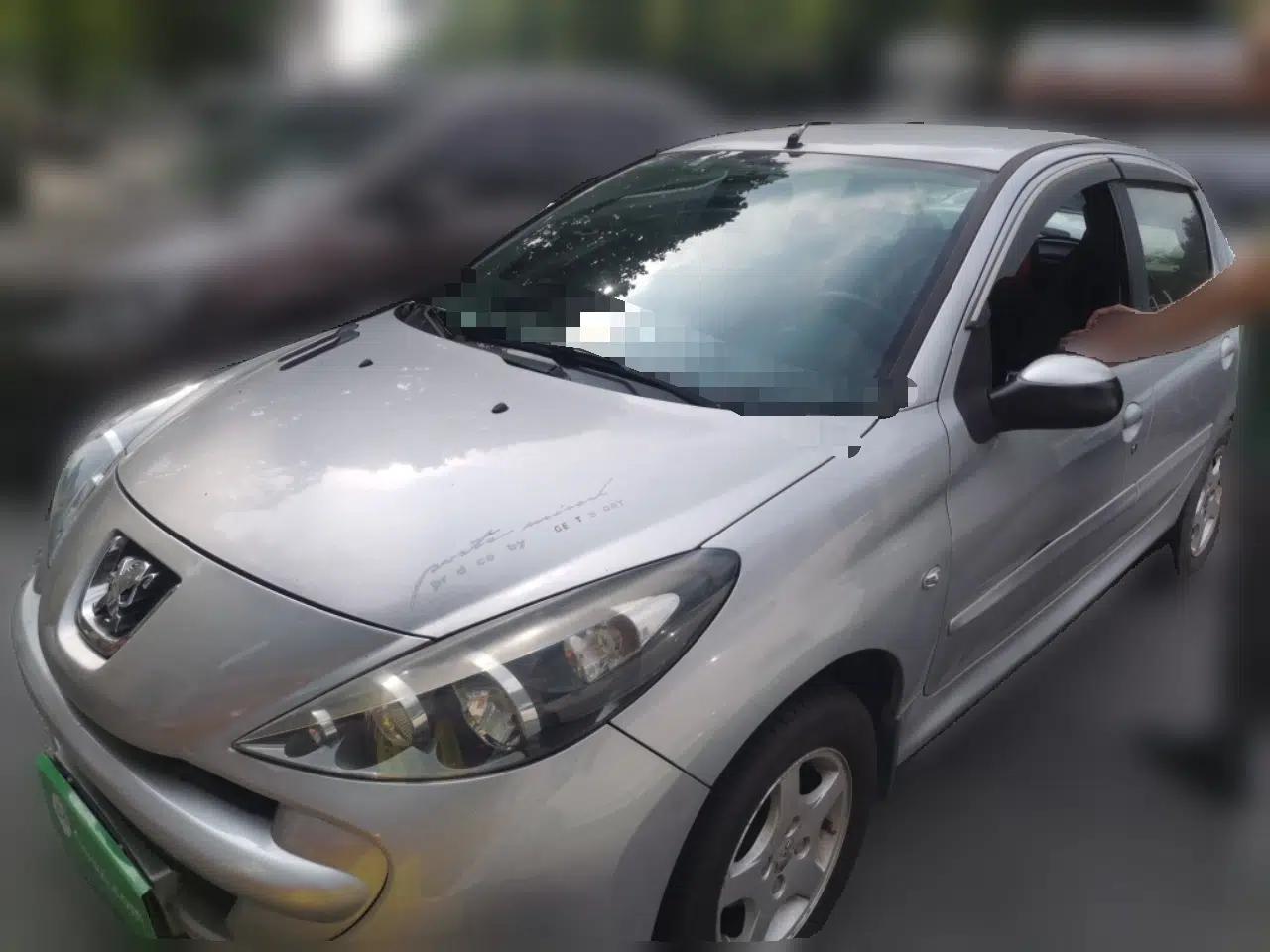 Peugeot 207 2011 Hatchback 1.4L Manual Yule Edition — миниатюра 1