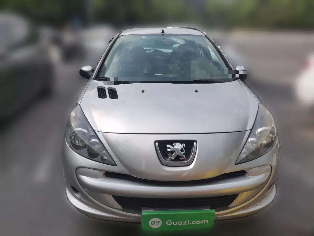 Peugeot 207 2011 Hatchback 1.4L Manual Yule Edition — миниатюра 2