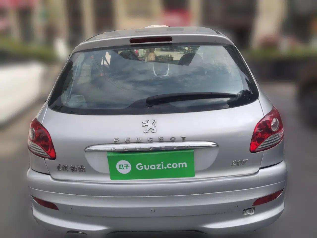 Peugeot 207 2011 Hatchback 1.4L Manual Yule Edition — миниатюра 5