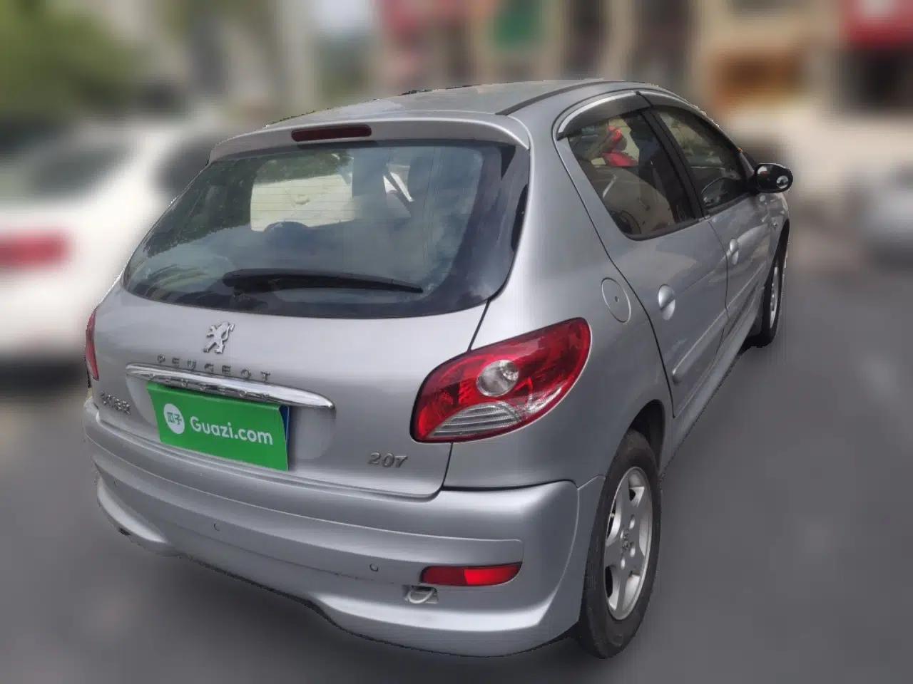 Peugeot 207 2011 Hatchback 1.4L Manual Yule Edition — миниатюра 6