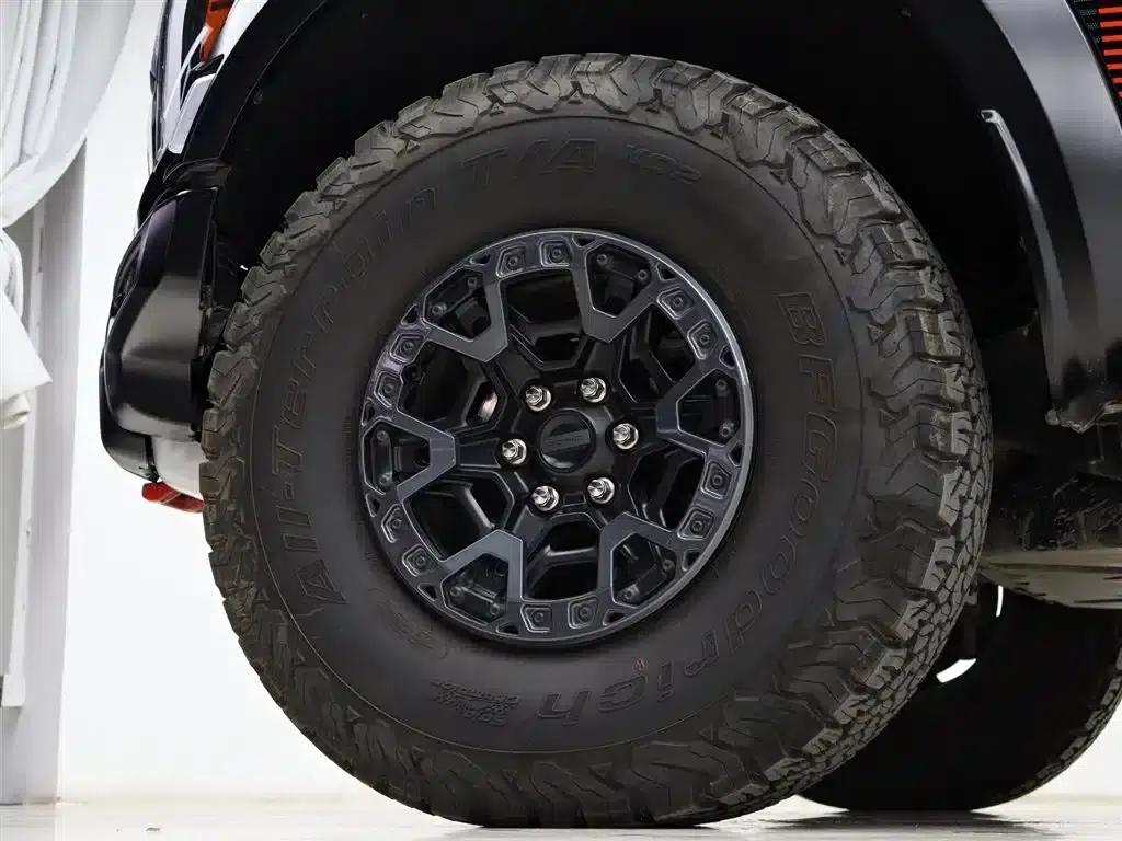 2025 Ford F-150 Raptor 5.2T Automatic — миниатюра 31