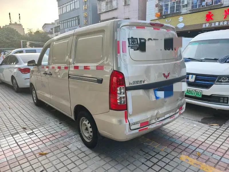 Wuling Hongguang V 2021 1.5L Manual Elite Edition with Sealed Windows — миниатюра 4