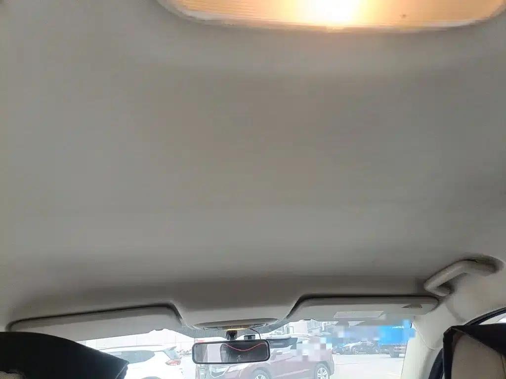 Ford Focus 2015 1.5L Automatic Comfort Model — миниатюра 14
