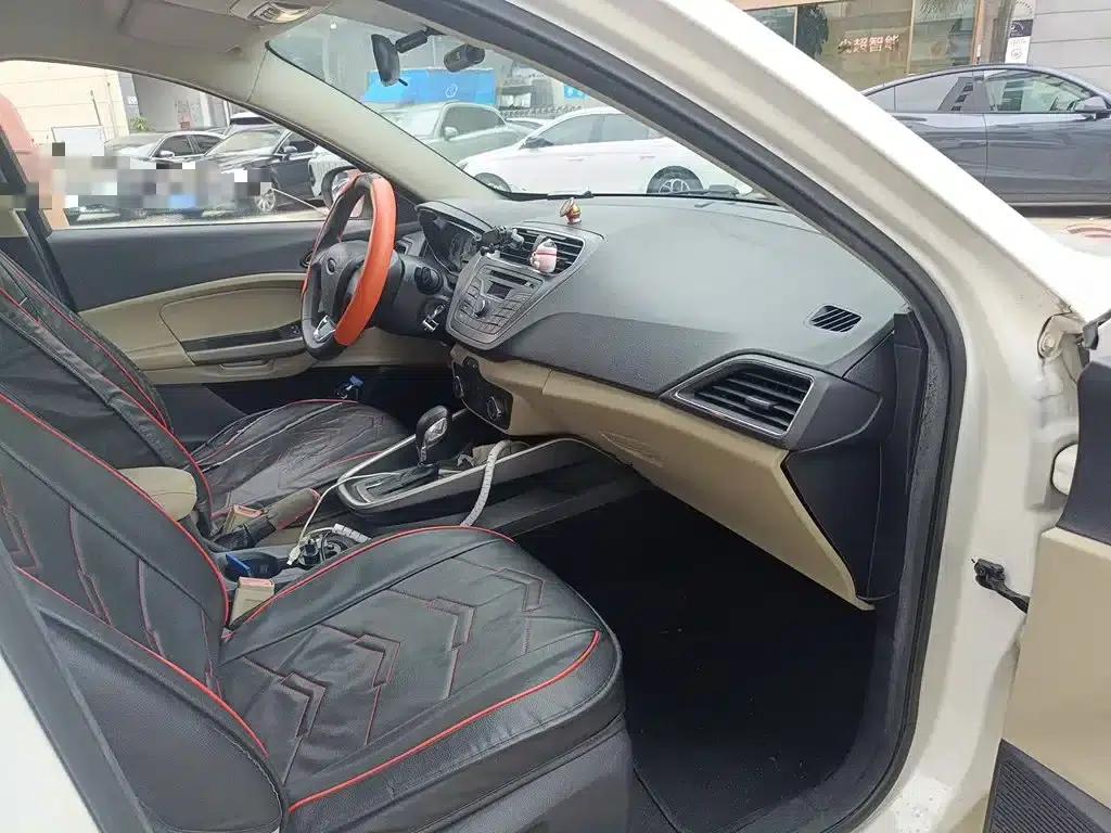 Ford Focus 2015 1.5L Automatic Comfort Model — миниатюра 21