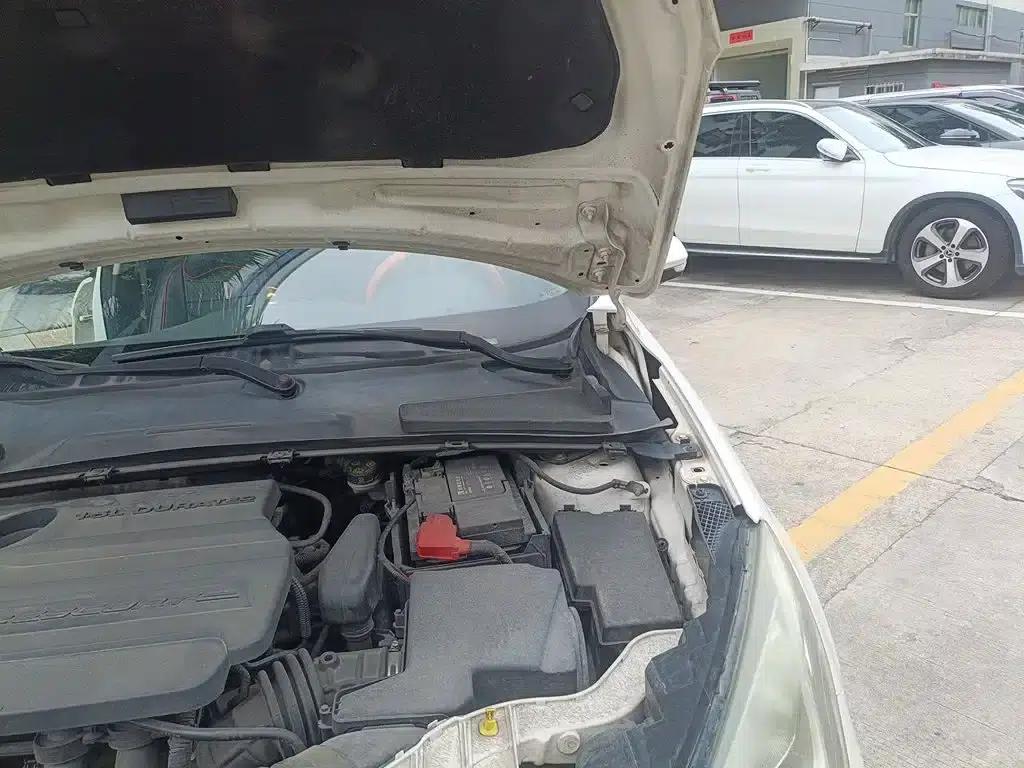 Ford Focus 2015 1.5L Automatic Comfort Model — миниатюра 23