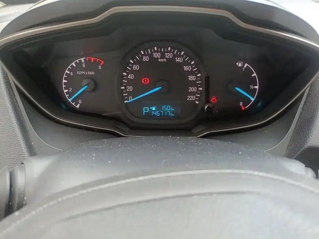 Ford Focus 2015 1.5L Automatic Comfort Model — миниатюра 7