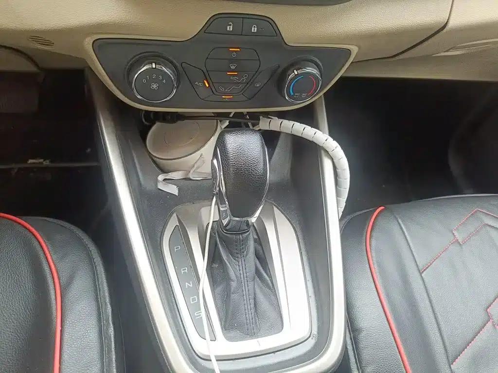 Ford Focus 2015 1.5L Automatic Comfort Model — миниатюра 10