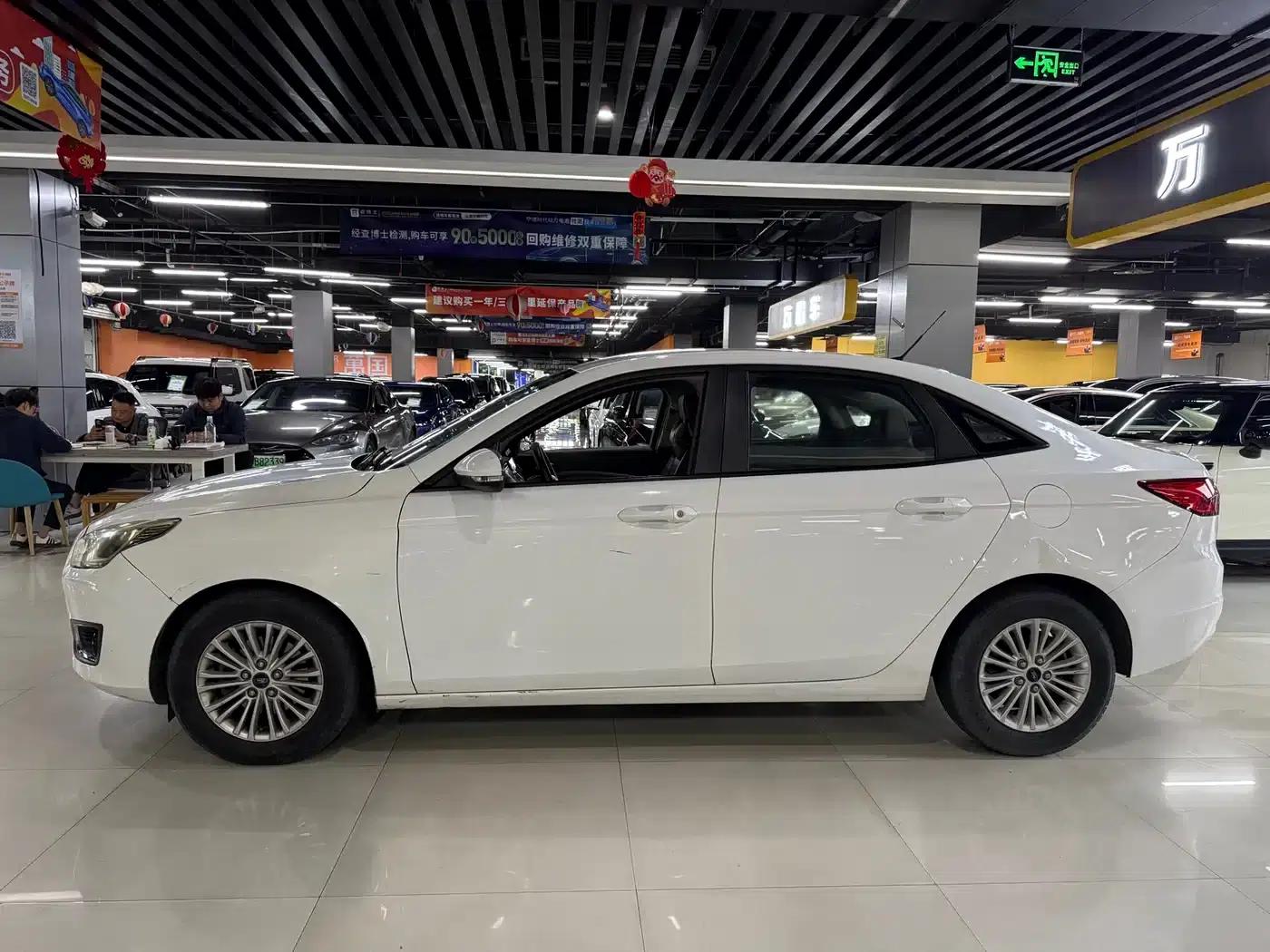 Ford Focus 2015 1.5L Automatic Comfort Model — миниатюра 3