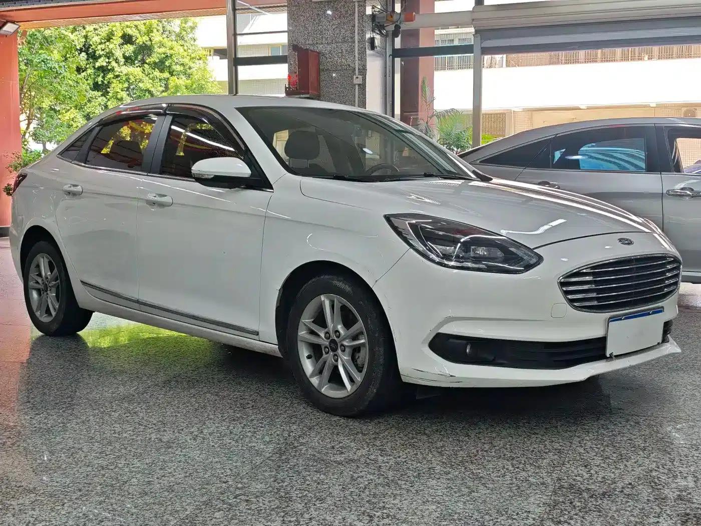 Ford Focus 2019 Facelift 1.5L Automatic Enjoyment Edition (National V Emission Standard) — миниатюра 3