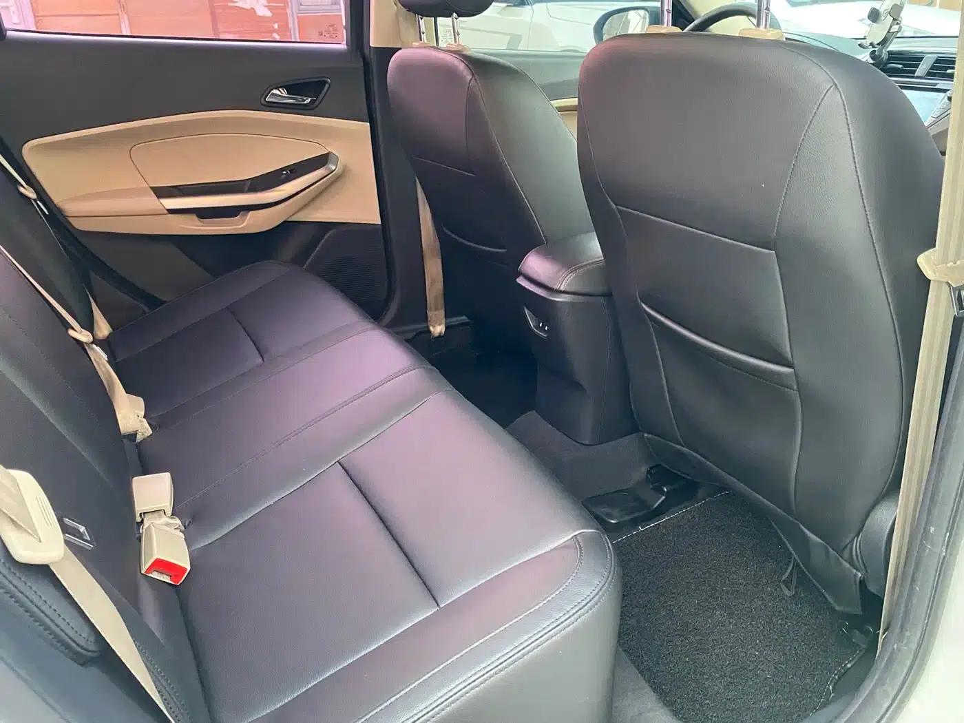 Ford Focus 2015 1.5L Manual Comfort Model — миниатюра 9