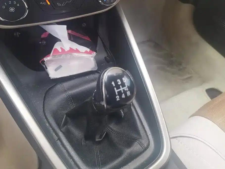 Ford Focus 2015 1.5L Manual Comfort Model — миниатюра 16
