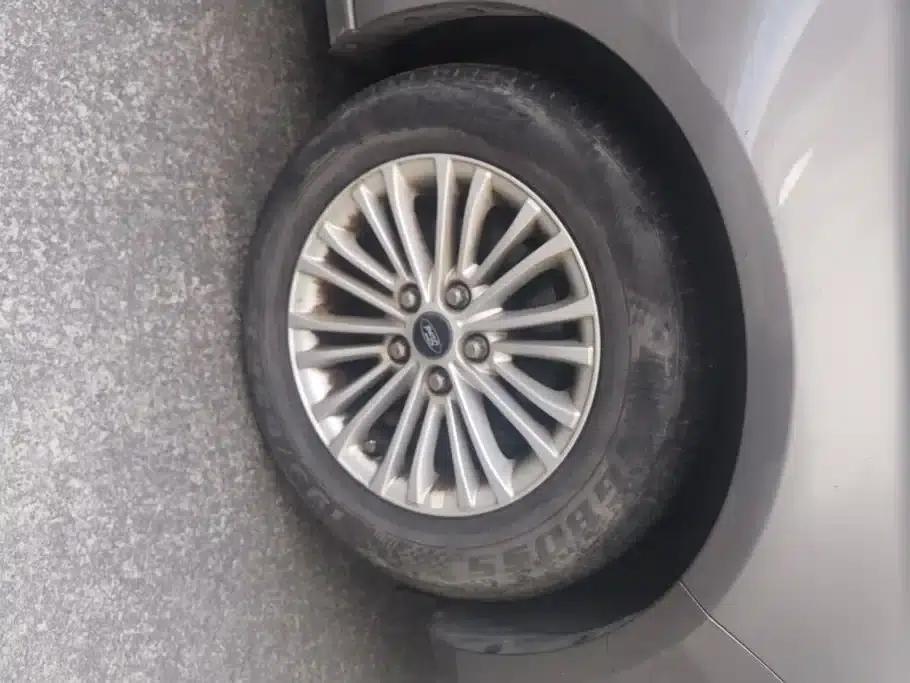Ford Focus 2015 1.5L Manual Comfort Model — миниатюра 6