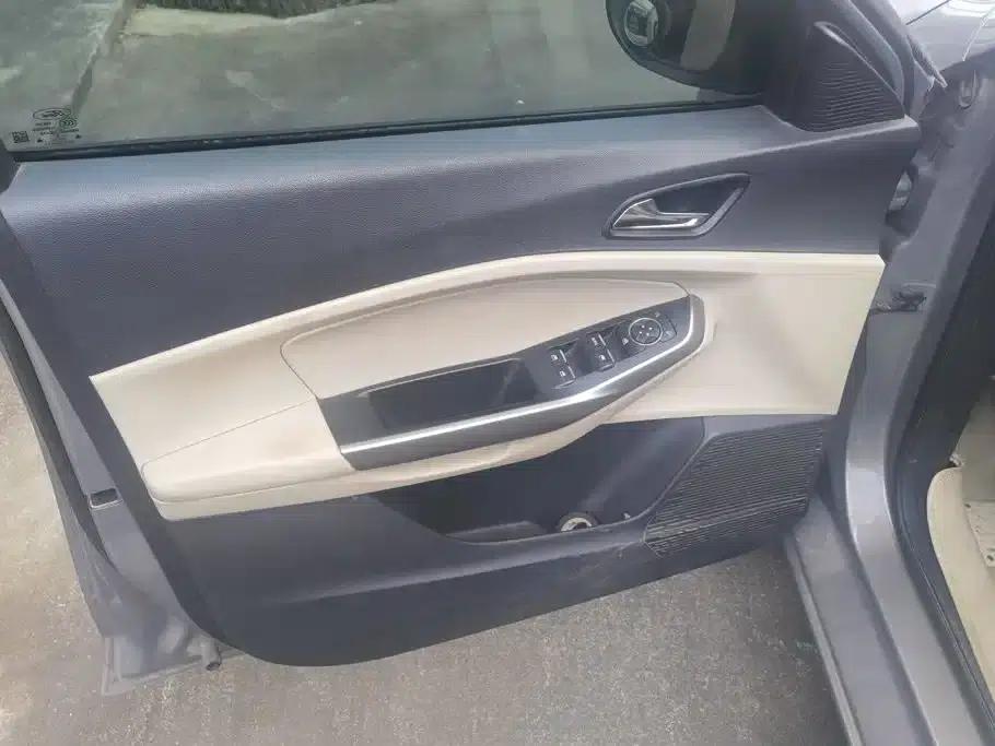 Ford Focus 2015 1.5L Manual Comfort Model — миниатюра 7