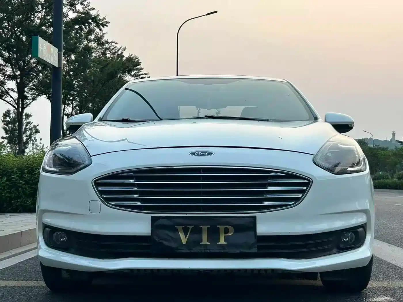 Ford Focus 2019 1.5L Automatic Enjoyment Edition — миниатюра 2