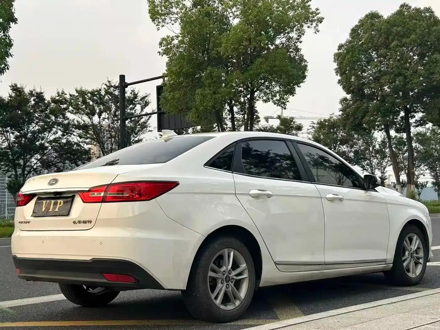 Ford Focus 2019 1.5L Automatic Enjoyment Edition — миниатюра 15