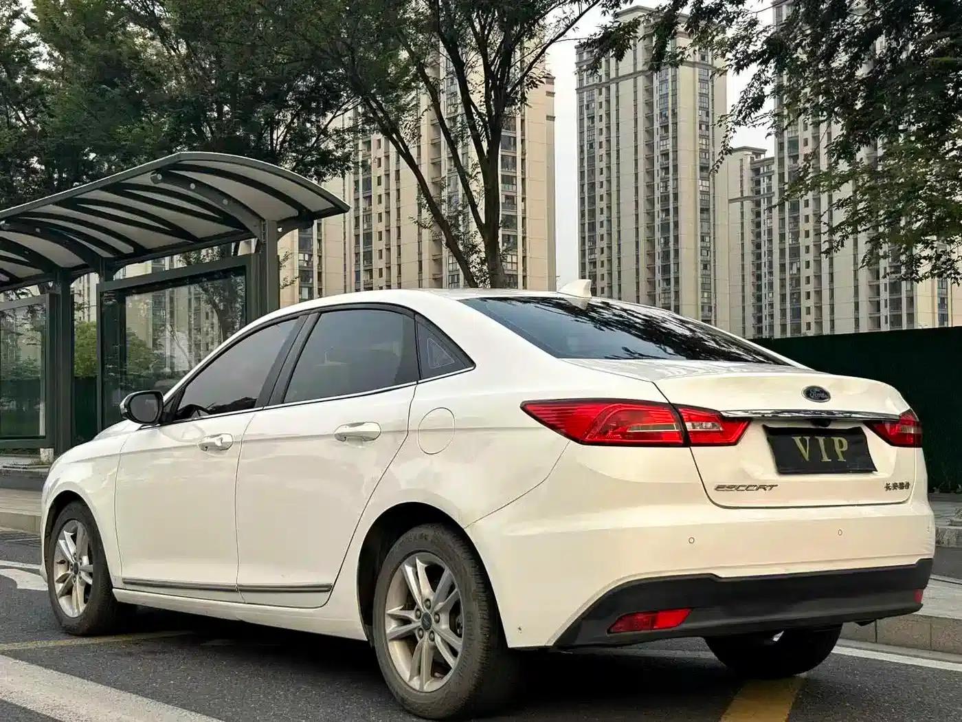 Ford Focus 2019 1.5L Automatic Enjoyment Edition — миниатюра 16