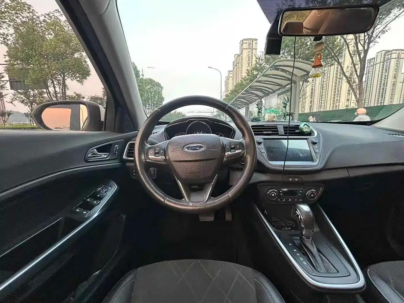 Ford Focus 2019 1.5L Automatic Enjoyment Edition — миниатюра 10