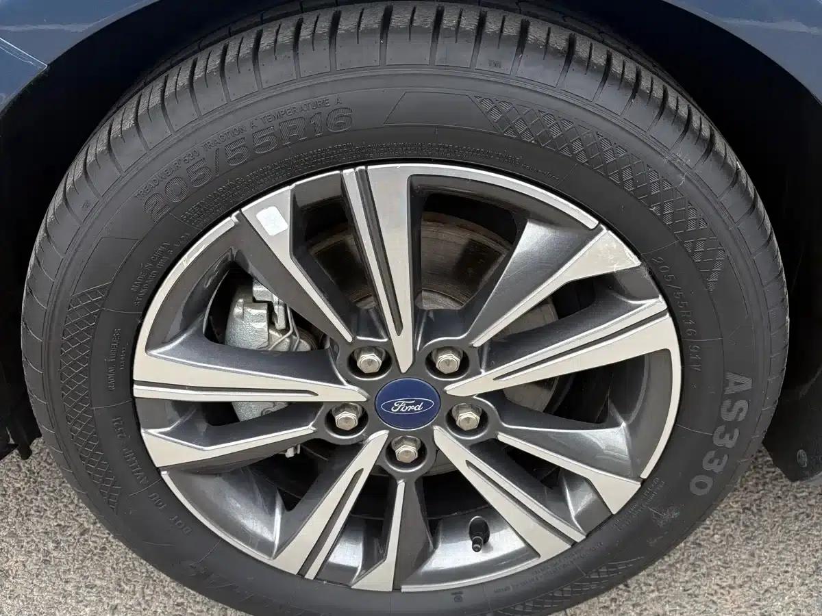 Ford Focus 2021 1.5L Automatic Diamond Edition — миниатюра 16