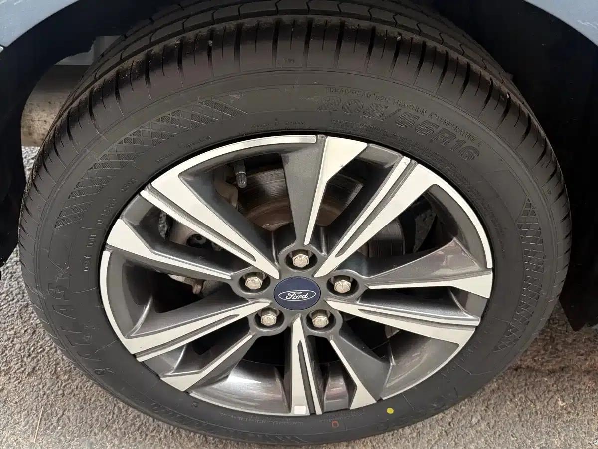 Ford Focus 2021 1.5L Automatic Diamond Edition — миниатюра 18