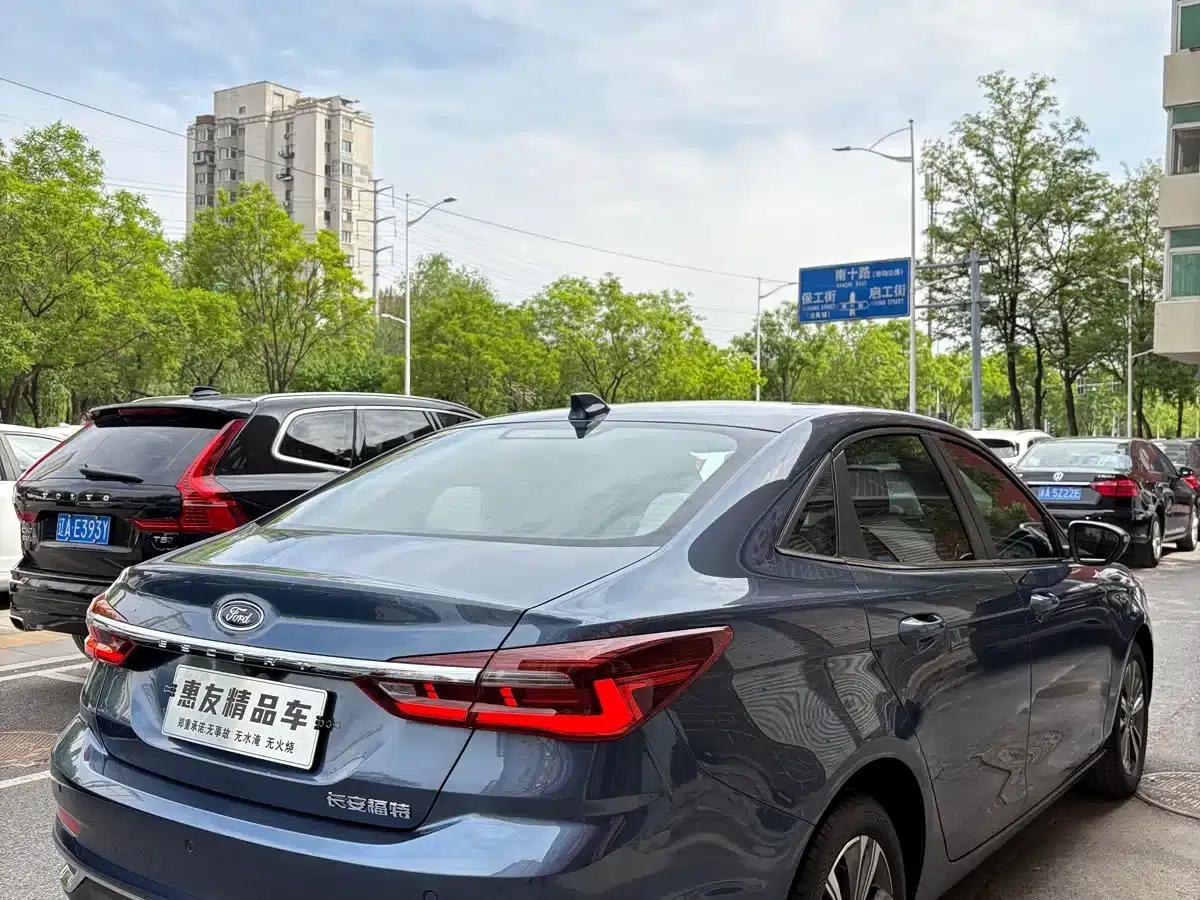 Ford Focus 2021 1.5L Automatic Diamond Edition — миниатюра 4