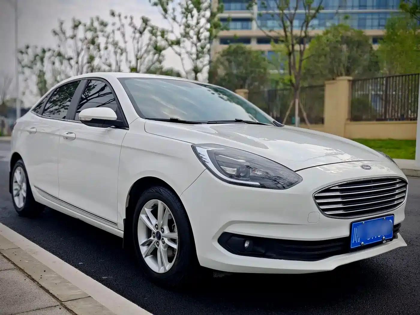 Ford Focus 2019 Facelift 1.5L Automatic Enjoyment Edition (National V Emission Standard) — миниатюра 3