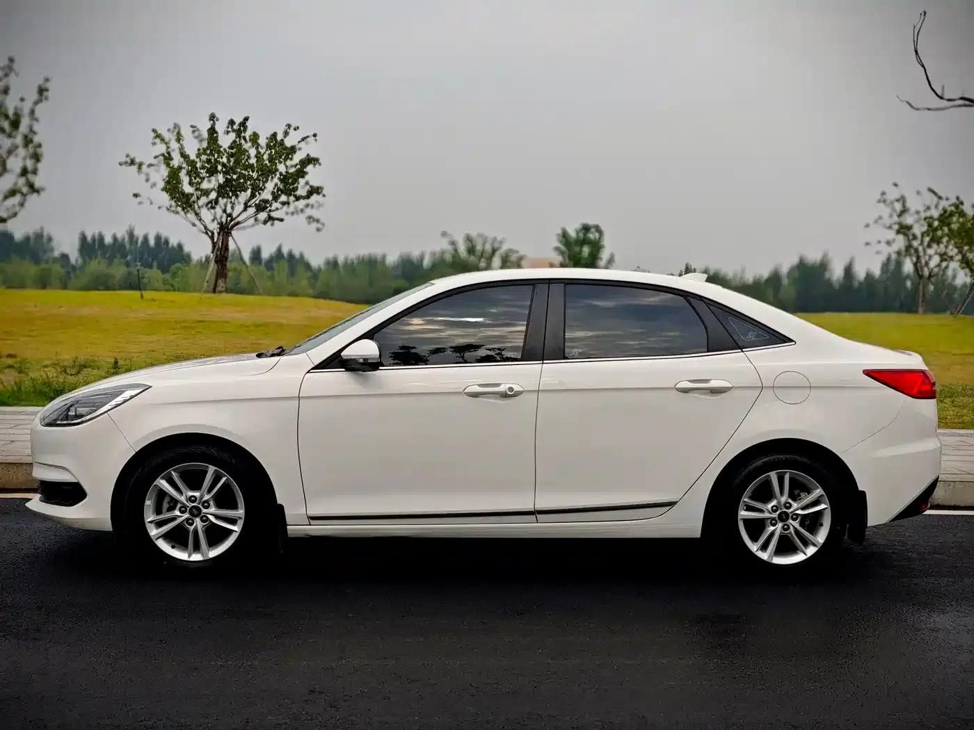 Ford Focus 2019 Facelift 1.5L Automatic Enjoyment Edition (National V Emission Standard) — миниатюра 4