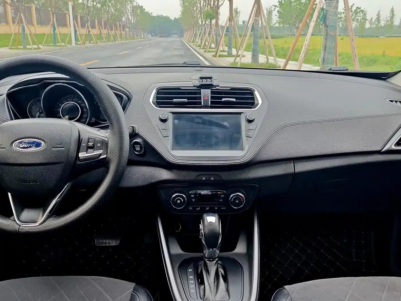 Ford Focus 2019 Facelift 1.5L Automatic Enjoyment Edition (National V Emission Standard) — миниатюра 5