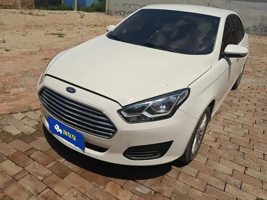 Ford Focus 2017 1.5L Manual Comfort Model — миниатюра 2