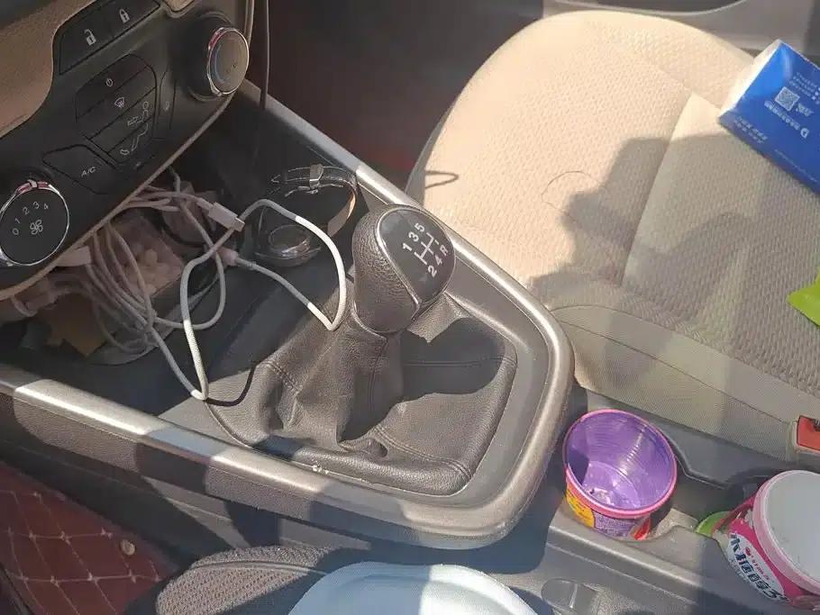Ford Focus 2017 1.5L Manual Comfort Model — миниатюра 16