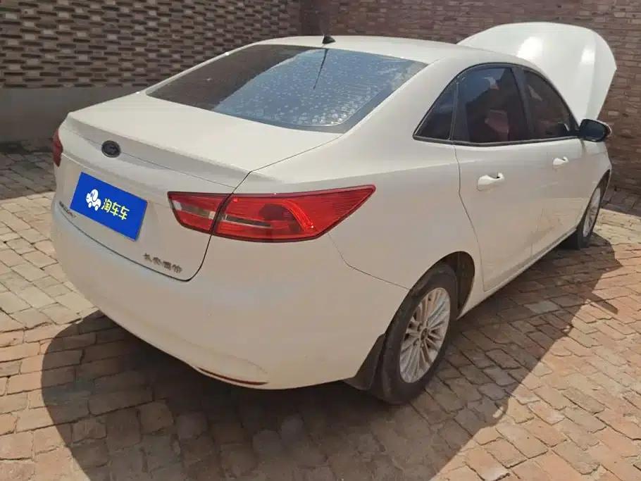 Ford Focus 2017 1.5L Manual Comfort Model — миниатюра 3