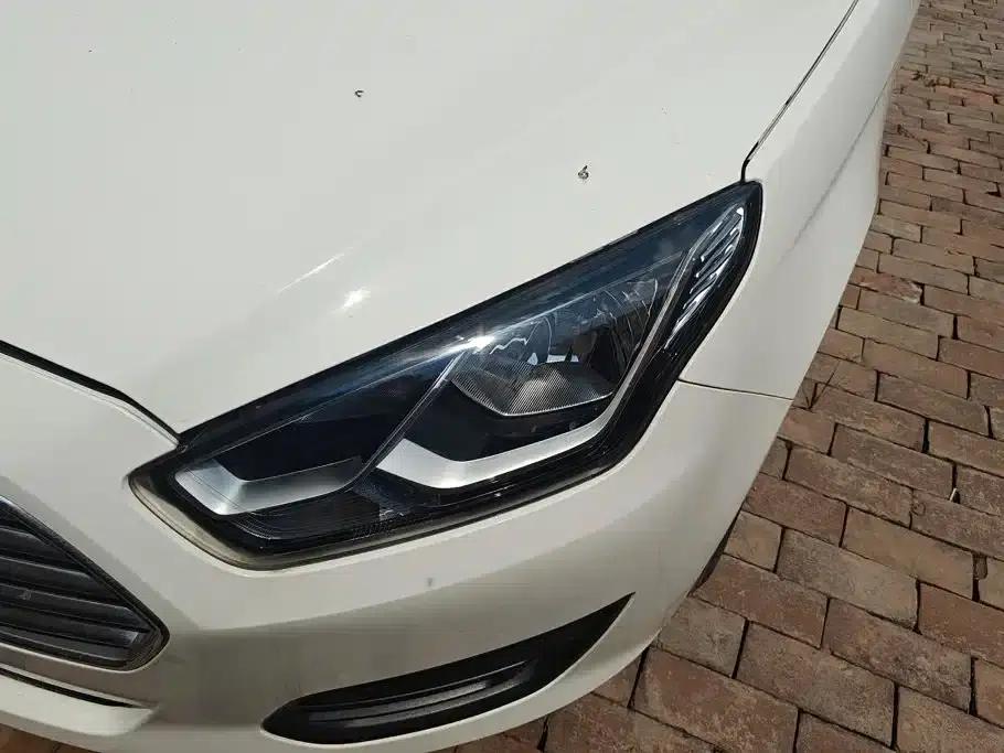 Ford Focus 2017 1.5L Manual Comfort Model — миниатюра 5