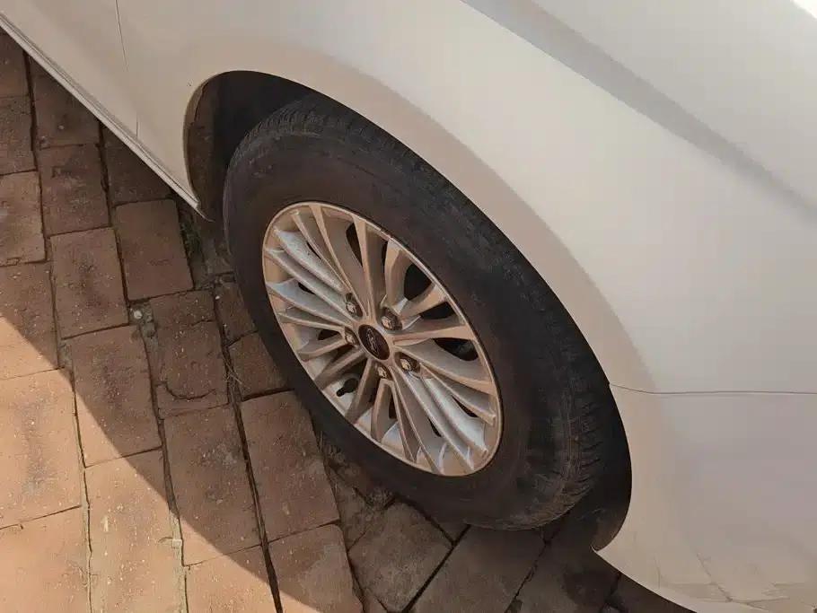 Ford Focus 2017 1.5L Manual Comfort Model — миниатюра 6