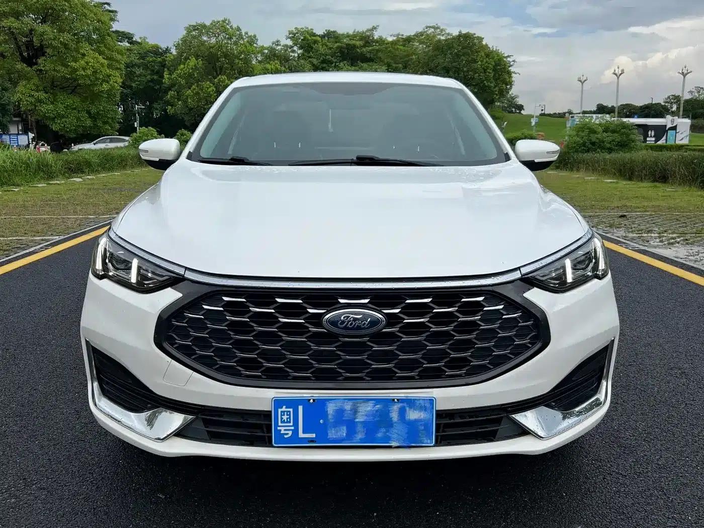 Ford Focus 2021 1.5L Automatic Diamond Edition — миниатюра 1