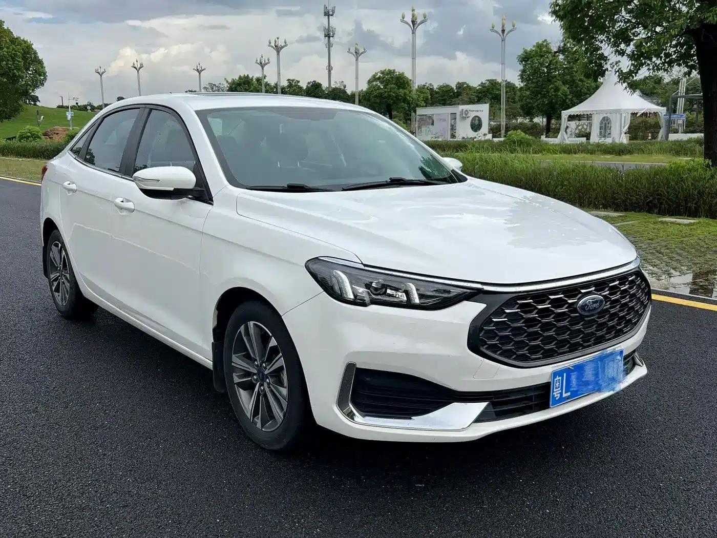 Ford Focus 2021 1.5L Automatic Diamond Edition — миниатюра 2