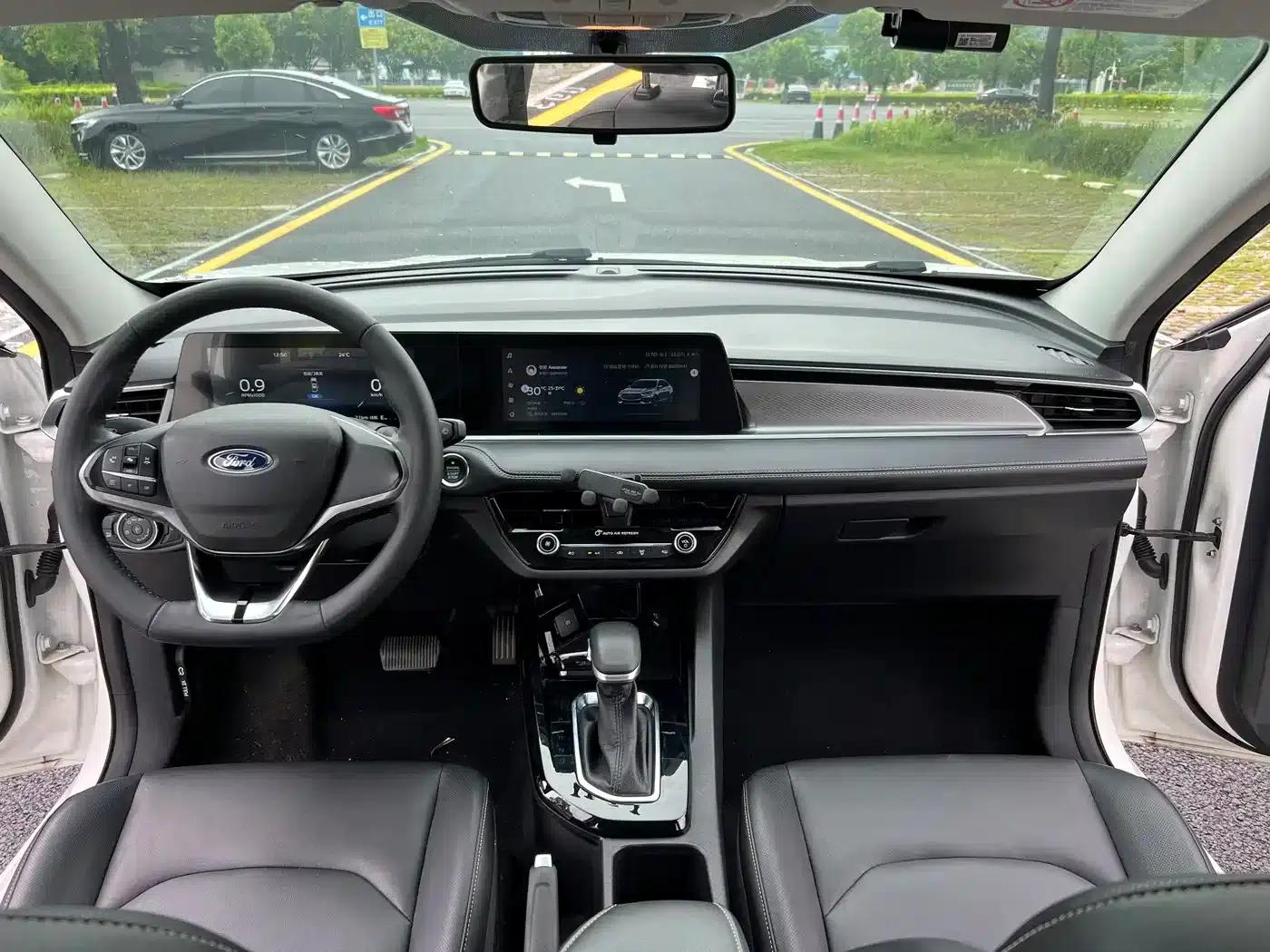 Ford Focus 2021 1.5L Automatic Diamond Edition — миниатюра 13