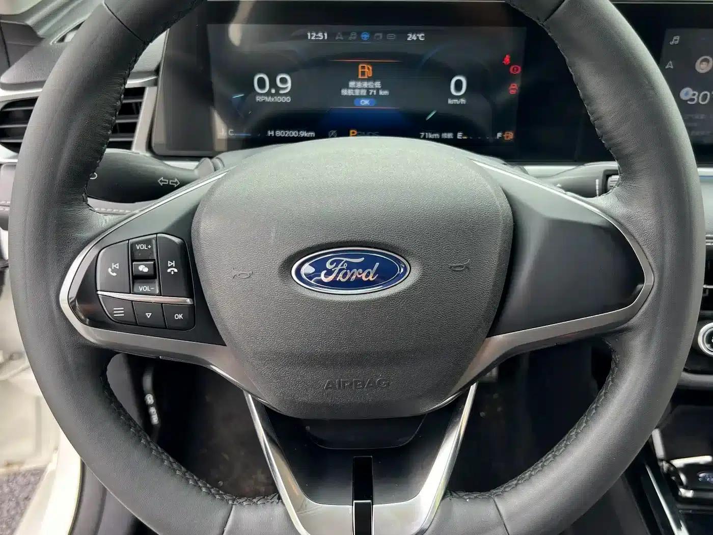 Ford Focus 2021 1.5L Automatic Diamond Edition — миниатюра 15