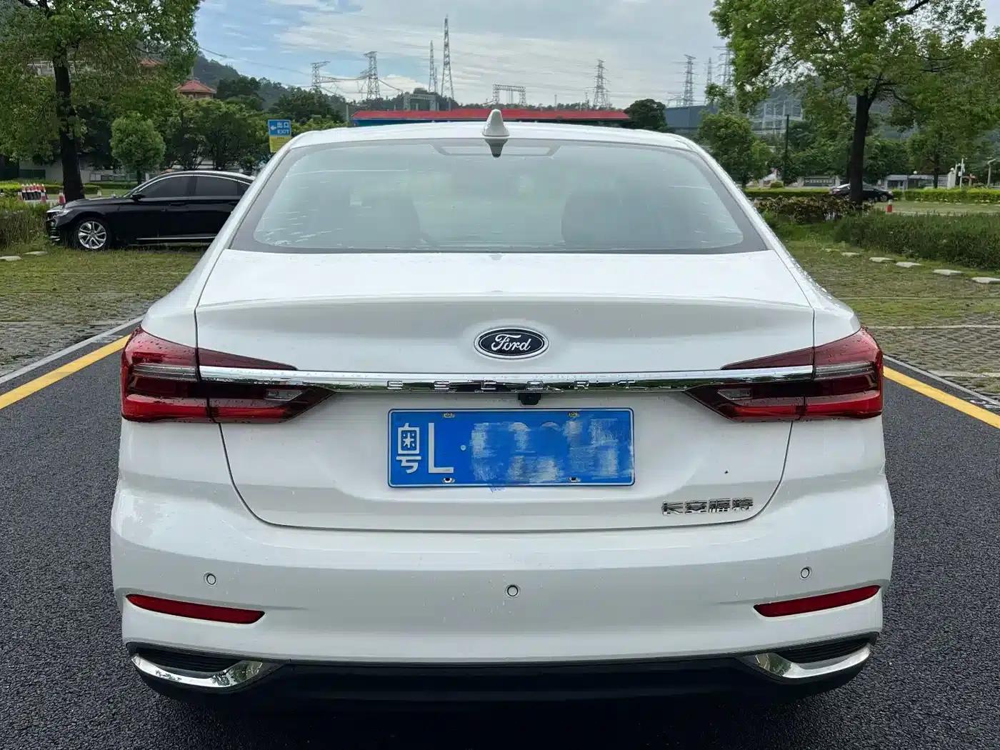 Ford Focus 2021 1.5L Automatic Diamond Edition — миниатюра 5