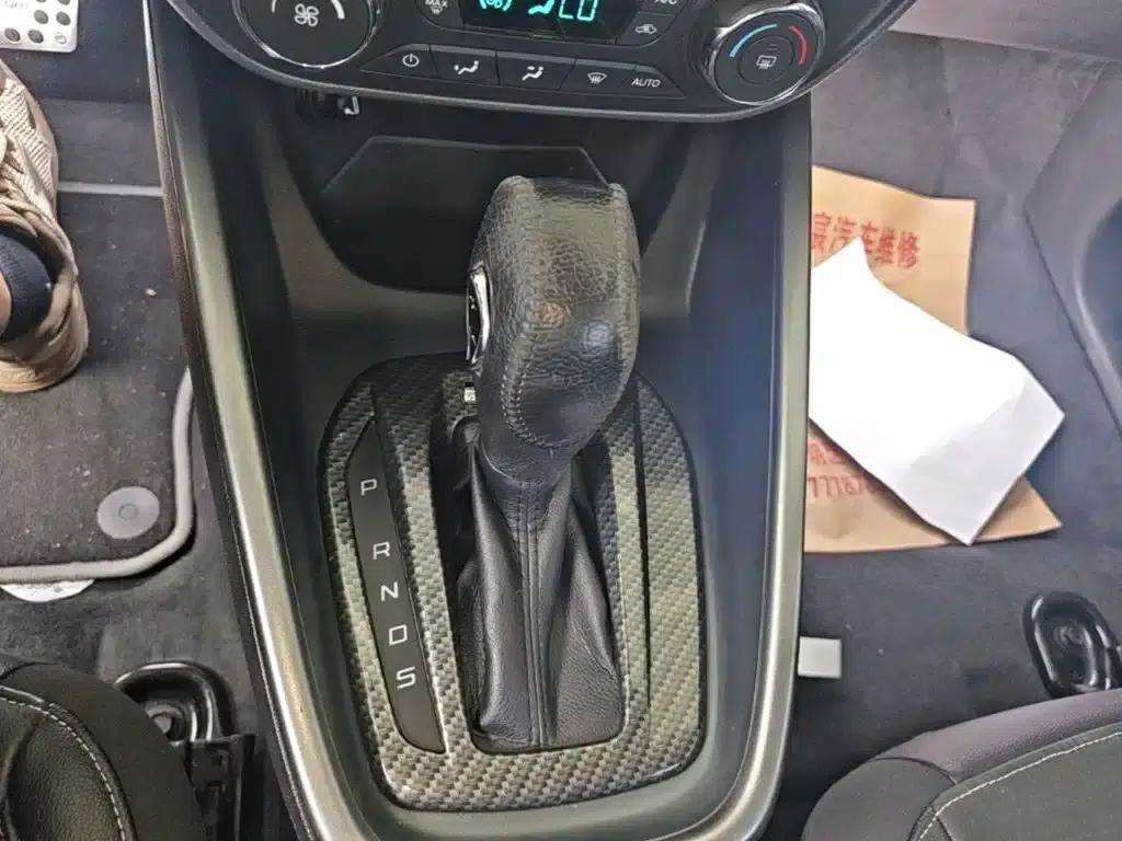 Ford Focus 2015 1.5L Automatic Fashion Edition — миниатюра 14