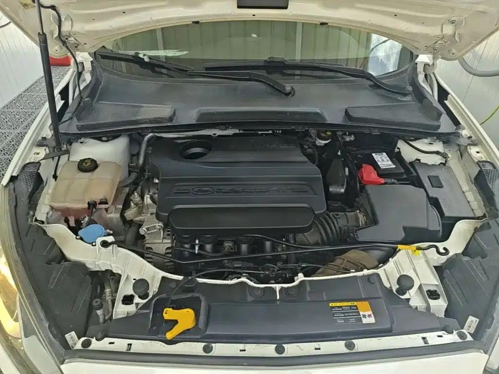 Ford Focus 2015 1.5L Automatic Fashion Edition — миниатюра 20