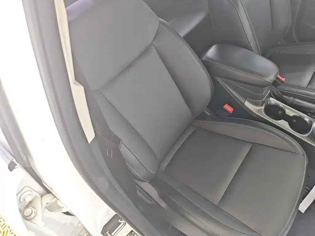 Ford Focus 2015 1.5L Automatic Fashion Edition — миниатюра 25