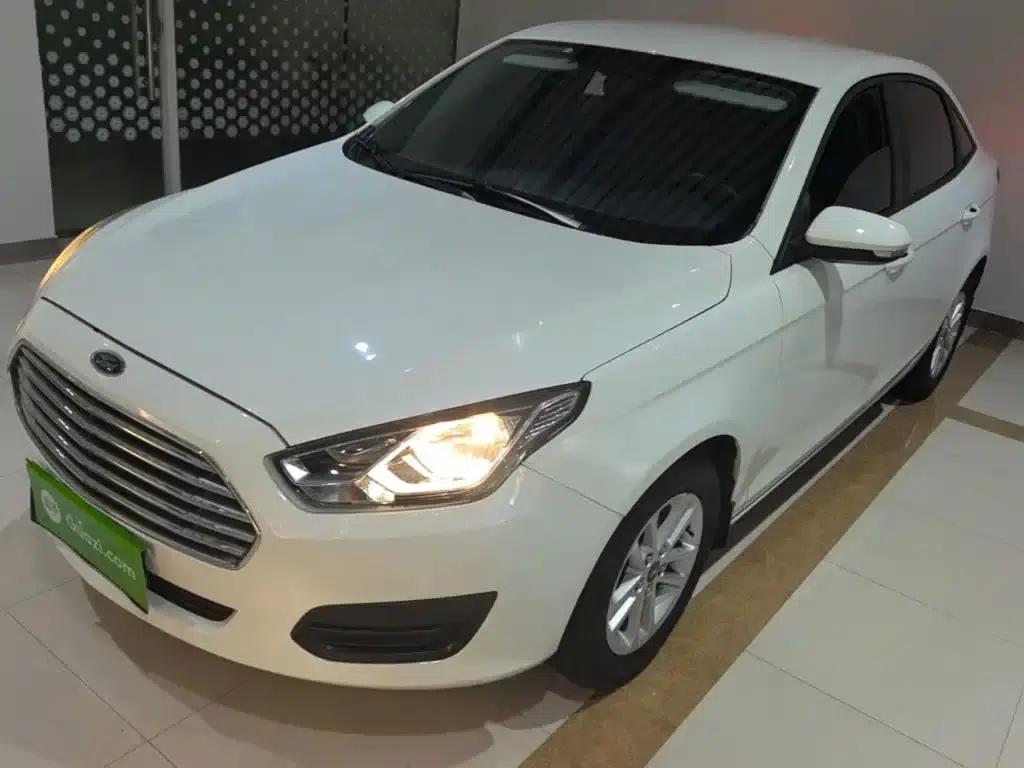 Ford Focus 2019 Facelift 1.5L Automatic Premium Edition (Tire Pressure Monitoring) China VI Emission Standard — миниатюра 1