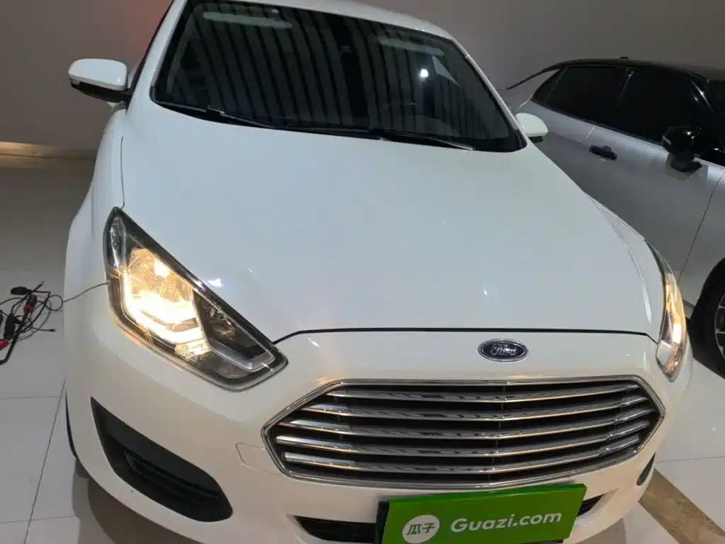 Ford Focus 2019 Facelift 1.5L Automatic Premium Edition (Tire Pressure Monitoring) China VI Emission Standard — миниатюра 3